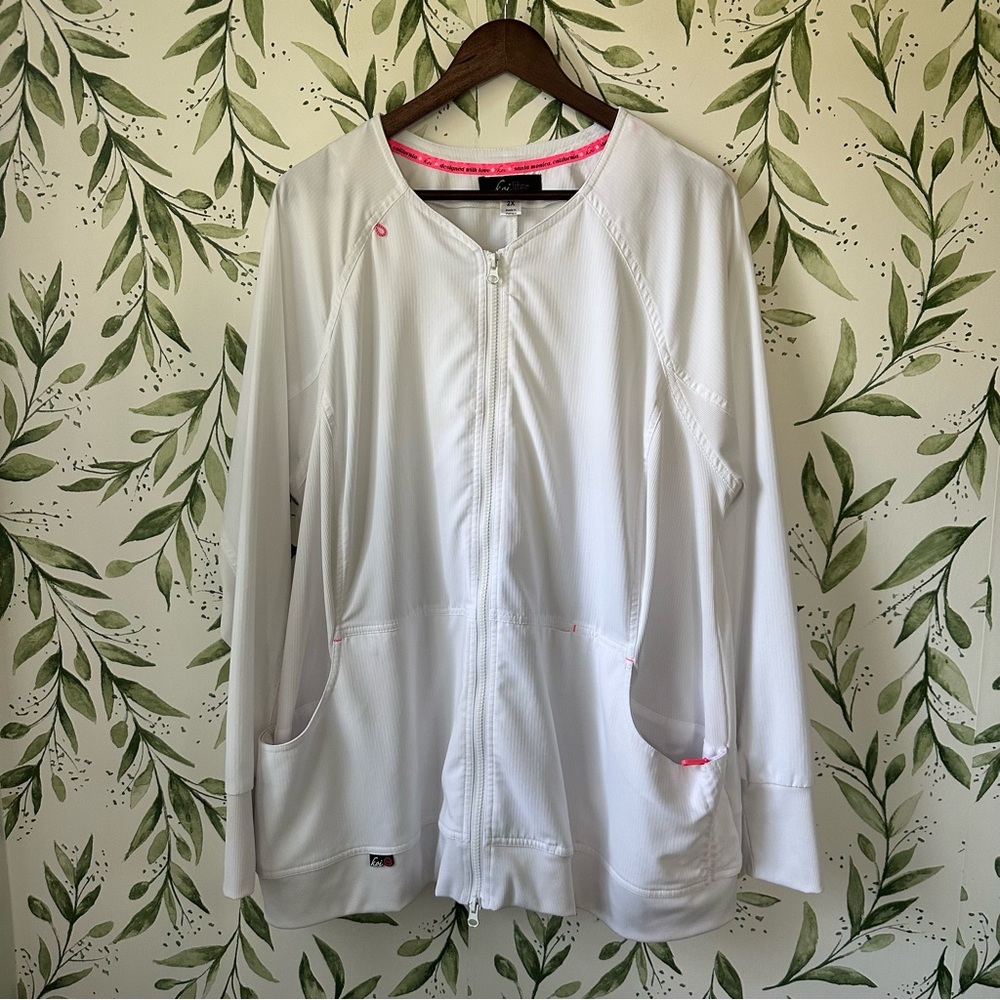 Koi Lite Women’s Zip Up Scrub Jacket. White. 2XL